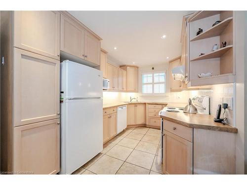 36 Culpepper Drive, Waterloo, ON - Indoor Photo Showing Kitchen