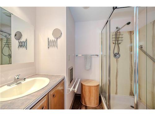 36 Culpepper Drive, Waterloo, ON - Indoor Photo Showing Bathroom