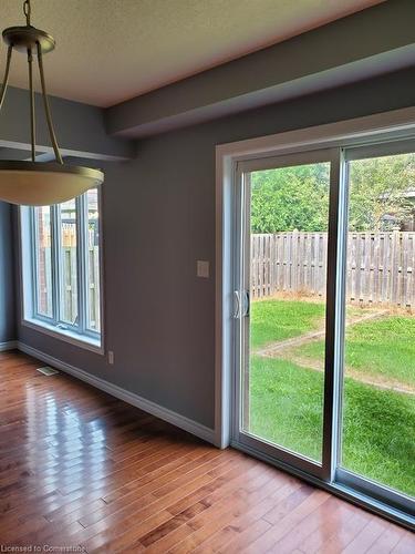 896 Frontenac Crescent, Woodstock, ON - Indoor Photo Showing Other Room