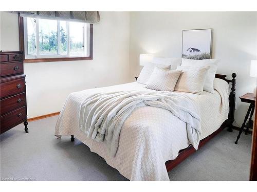 1480 Roseville Road, Cambridge, ON - Indoor Photo Showing Bedroom