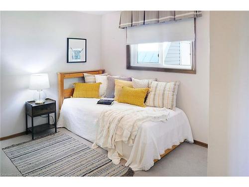 1480 Roseville Road, Cambridge, ON - Indoor Photo Showing Bedroom