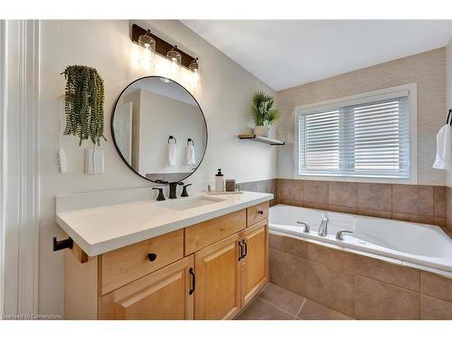 173 Deer Ridge Drive, Kitchener, ON - Indoor Photo Showing Bathroom