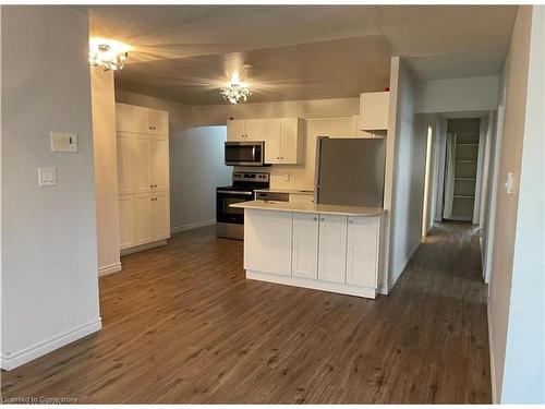 1-109 Westmount Road, Waterloo, ON - Indoor Photo Showing Kitchen