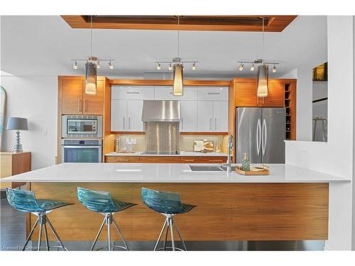 707-112 Benton Street, Kitchener, ON - Indoor Photo Showing Kitchen With Double Sink With Upgraded Kitchen