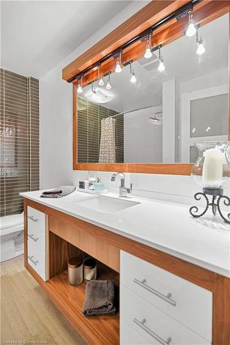 707-112 Benton Street, Kitchener, ON - Indoor Photo Showing Bathroom