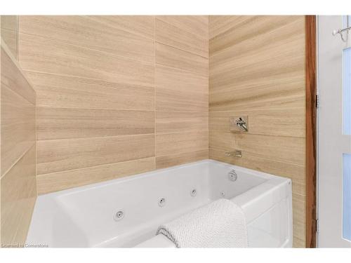 707-112 Benton Street, Kitchener, ON - Indoor Photo Showing Bathroom