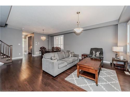 399 Grovehill Crescent, Kitchener, ON - Indoor Photo Showing Living Room