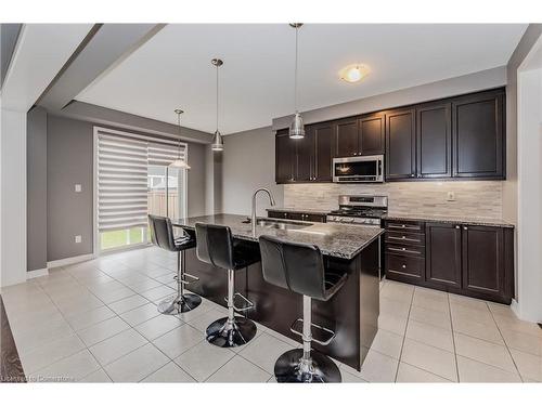 399 Grovehill Crescent, Kitchener, ON - Indoor Photo Showing Kitchen With Upgraded Kitchen