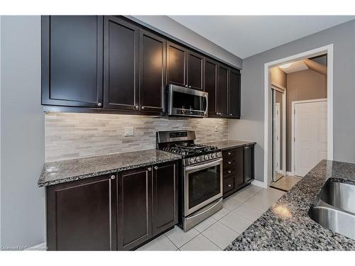 399 Grovehill Crescent, Kitchener, ON - Indoor Photo Showing Kitchen With Double Sink