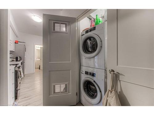 416-110 Fergus Avenue, Kitchener, ON - Indoor Photo Showing Laundry Room