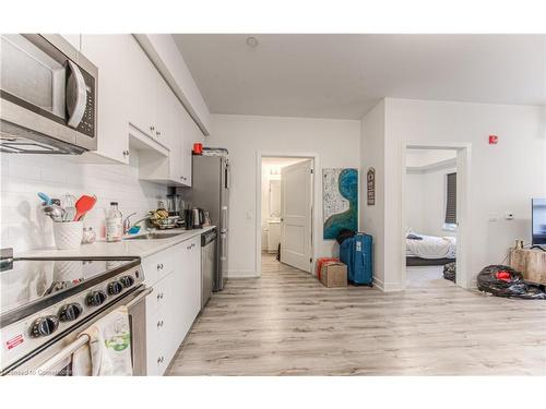 416-110 Fergus Avenue, Kitchener, ON - Indoor Photo Showing Kitchen