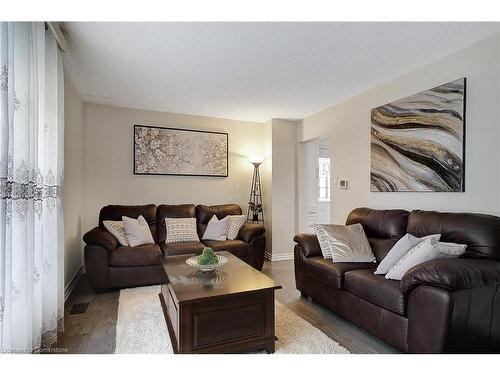 18 Windale Crescent, Kitchener, ON - Indoor Photo Showing Living Room