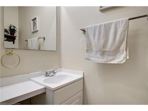 18 Windale Crescent, Kitchener, ON - Indoor Photo Showing Bathroom