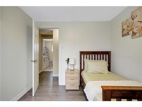 18 Windale Crescent, Kitchener, ON - Indoor Photo Showing Bedroom