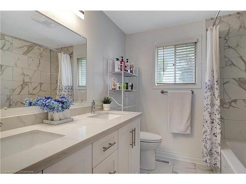 18 Windale Crescent, Kitchener, ON - Indoor Photo Showing Bathroom