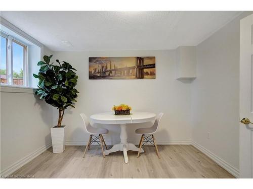 18 Windale Crescent, Kitchener, ON - Indoor Photo Showing Dining Room