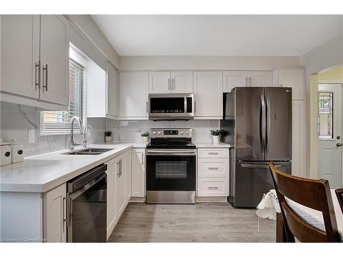 18 Windale Crescent, Kitchener, ON - Indoor Photo Showing Kitchen With Stainless Steel Kitchen With Double Sink