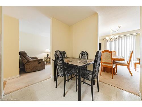 65 Foxglove Crescent, Kitchener, ON - Indoor Photo Showing Dining Room