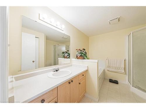 65 Foxglove Crescent, Kitchener, ON - Indoor Photo Showing Bathroom