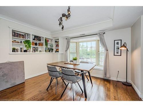 209-360 Waterloo Avenue, Guelph, ON - Indoor Photo Showing Dining Room