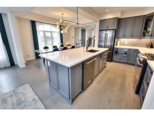 2 Stonehill Avenue E, Kitchener, ON - Indoor Photo Showing Kitchen With Stainless Steel Kitchen With Upgraded Kitchen