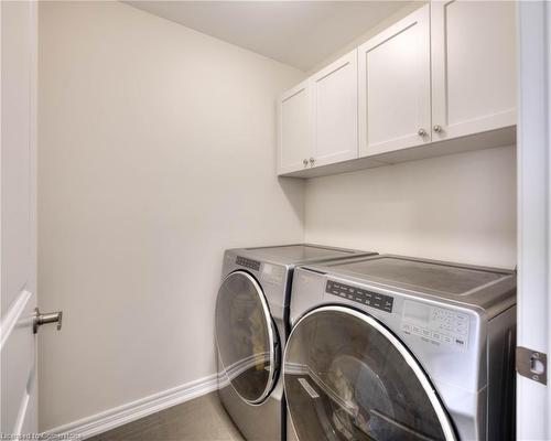 2 Stonehill Avenue E, Kitchener, ON - Indoor Photo Showing Laundry Room