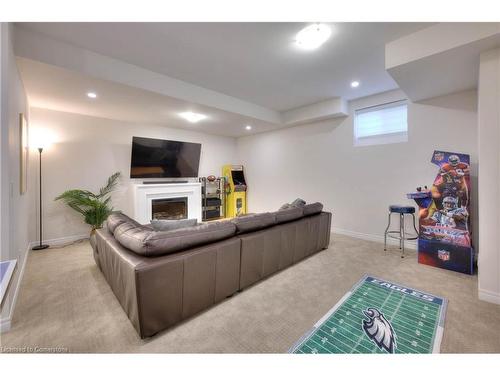 2 Stonehill Avenue E, Kitchener, ON - Indoor Photo Showing Basement