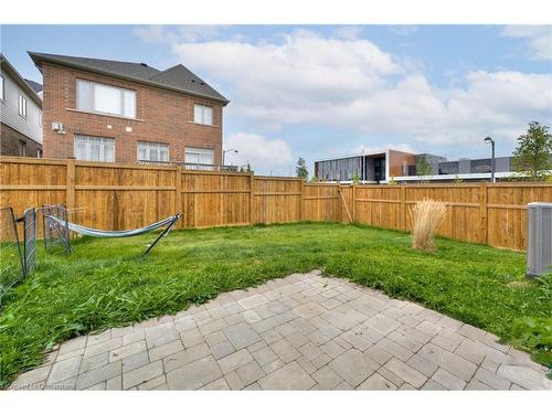 2 Stonehill Avenue E, Kitchener, ON - Outdoor With Backyard