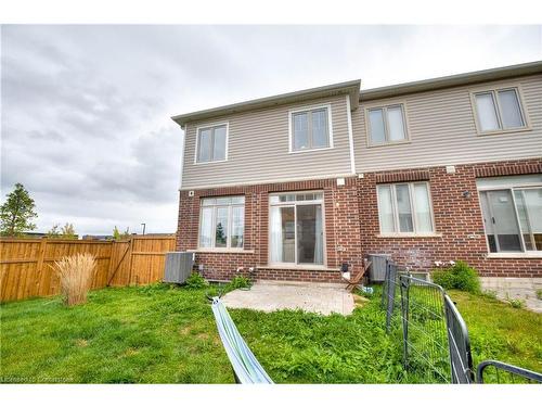 2 Stonehill Avenue E, Kitchener, ON - Outdoor