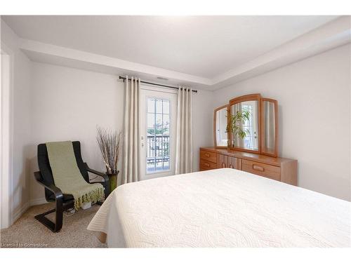 2C-255 Maitland Street, Kitchener, ON - Indoor Photo Showing Bedroom