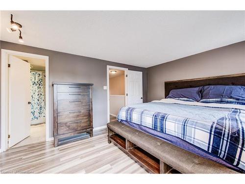 266 Blackhorne Drive, Kitchener, ON - Indoor Photo Showing Bedroom