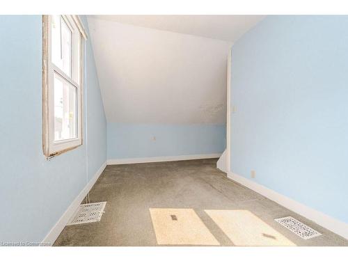 20 Elmwood Avenue, Cambridge, ON - Indoor Photo Showing Other Room