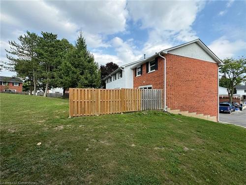 1-411 Keats Way, Waterloo, ON - Outdoor