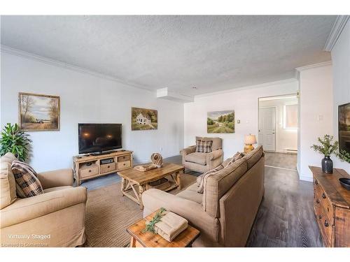 3-400 Springbank Avenue N, Woodstock, ON - Indoor Photo Showing Living Room