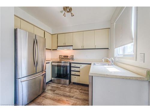 3-400 Springbank Avenue N, Woodstock, ON - Indoor Photo Showing Kitchen