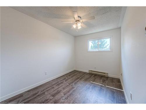 3-400 Springbank Avenue N, Woodstock, ON - Indoor Photo Showing Other Room