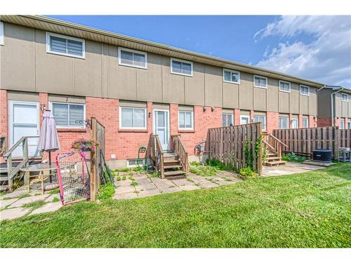 3-400 Springbank Avenue N, Woodstock, ON - Outdoor