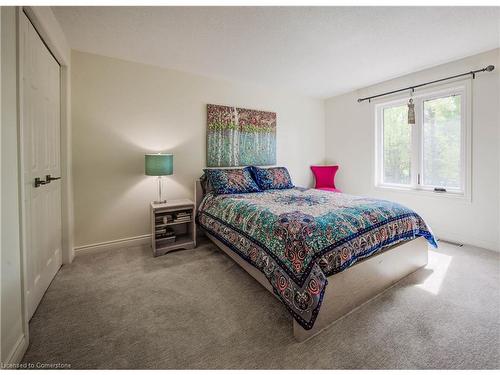 460 Drake Circle, Waterloo, ON - Indoor Photo Showing Bedroom