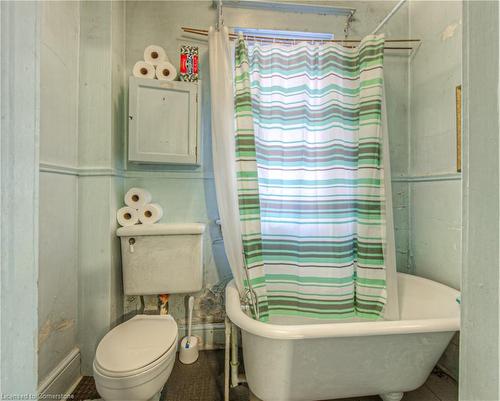 68 Park Avenue, Cambridge, ON - Indoor Photo Showing Bathroom