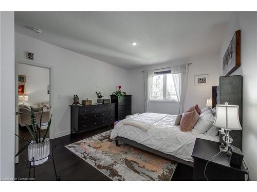 131 Tamarack Boulevard, Woodstock, ON - Indoor Photo Showing Bedroom