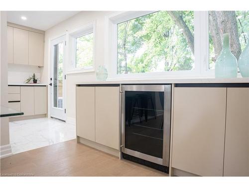 1550 Springwell Avenue, Mississauga, ON - Indoor Photo Showing Kitchen