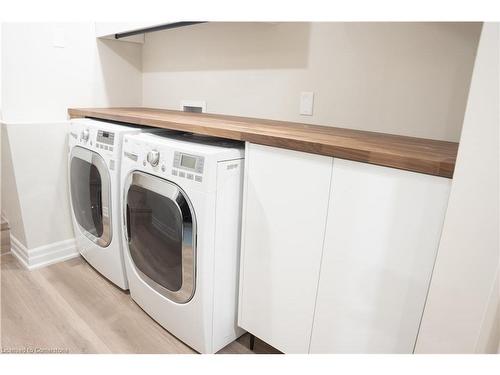 1550 Springwell Avenue, Mississauga, ON - Indoor Photo Showing Laundry Room