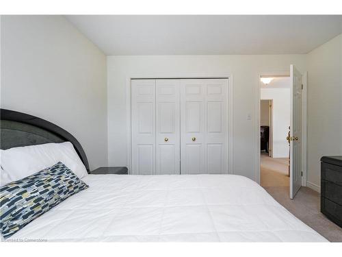 74 Hearthwood Crescent, Kitchener, ON - Indoor Photo Showing Bedroom