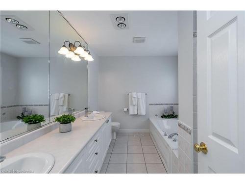 74 Hearthwood Crescent, Kitchener, ON - Indoor Photo Showing Bathroom