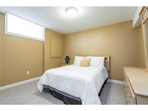 74 Hearthwood Crescent, Kitchener, ON - Indoor Photo Showing Bedroom