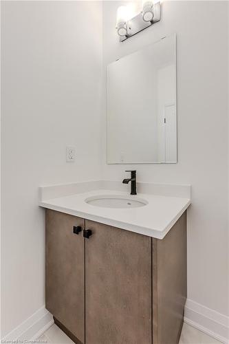 Lot 15-900 Nathalie Court, Kitchener, ON - Indoor Photo Showing Bathroom