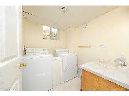 419 Highland Drive, Wingham, ON - Indoor Photo Showing Laundry Room