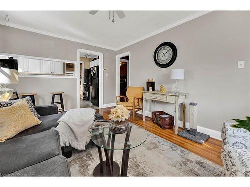 22 Amber Road, Cambridge, ON - Indoor Photo Showing Living Room