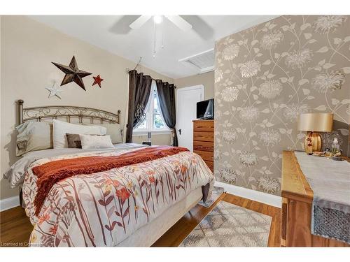 22 Amber Road, Cambridge, ON - Indoor Photo Showing Bedroom