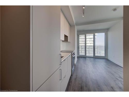 5603-3883 Quartz Road, Mississauga, ON - Indoor Photo Showing Kitchen